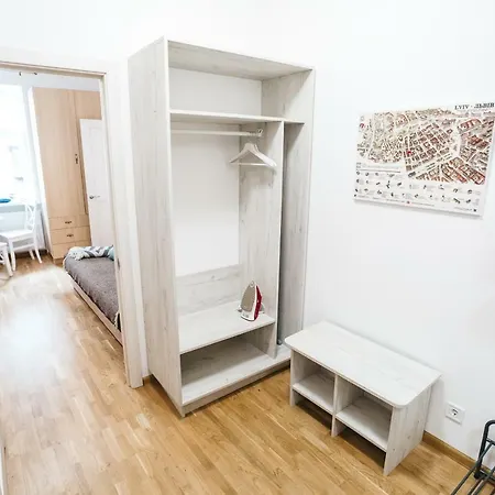 Apartment Krakivska 24 *